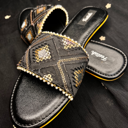 black pearls with golden heel