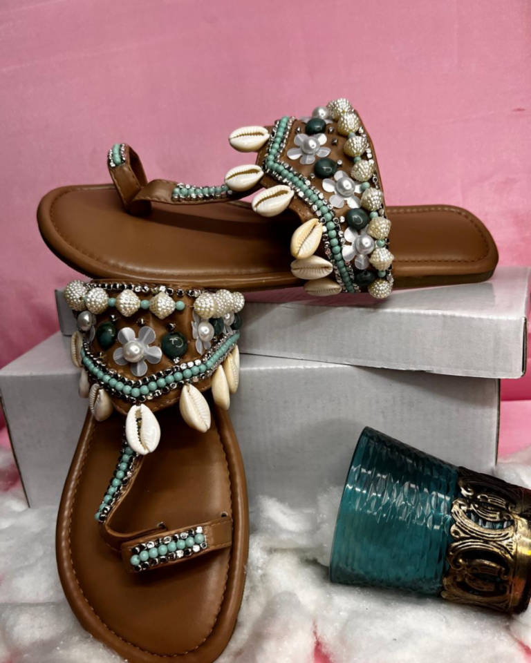 Kolhapuri With Shells