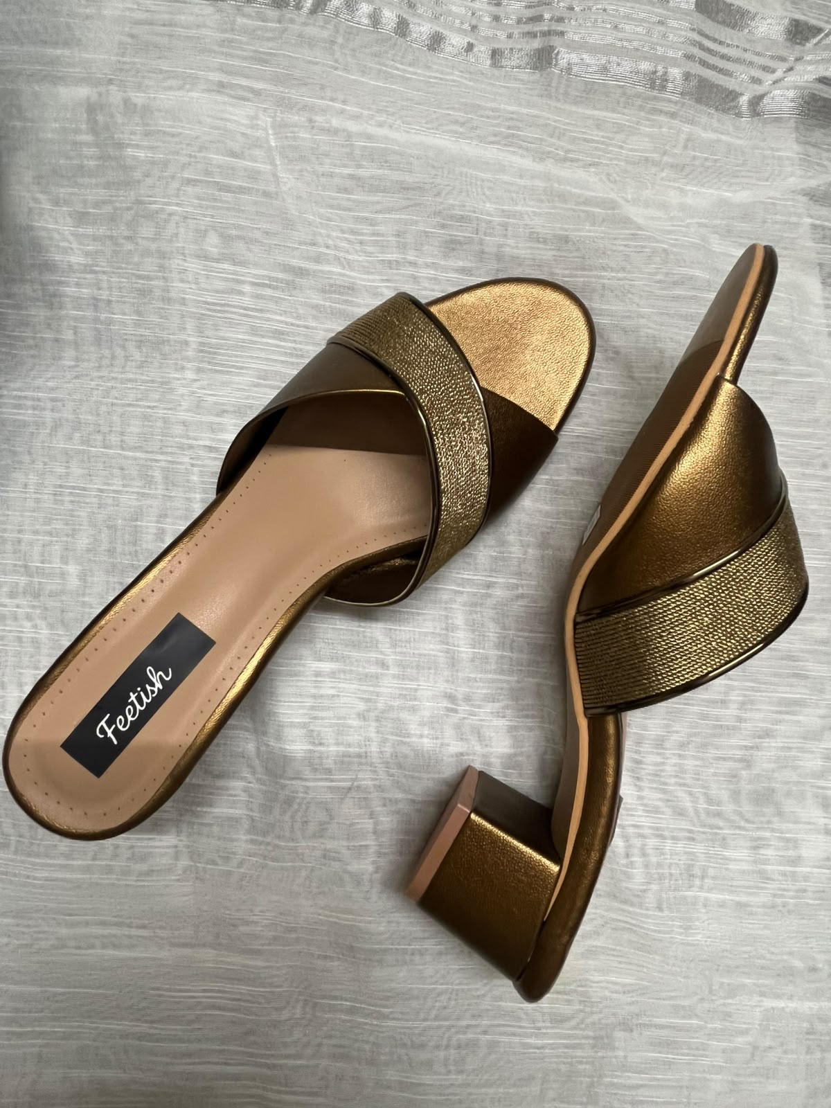 Bronze Grace – elegant and timeless. - Image 2