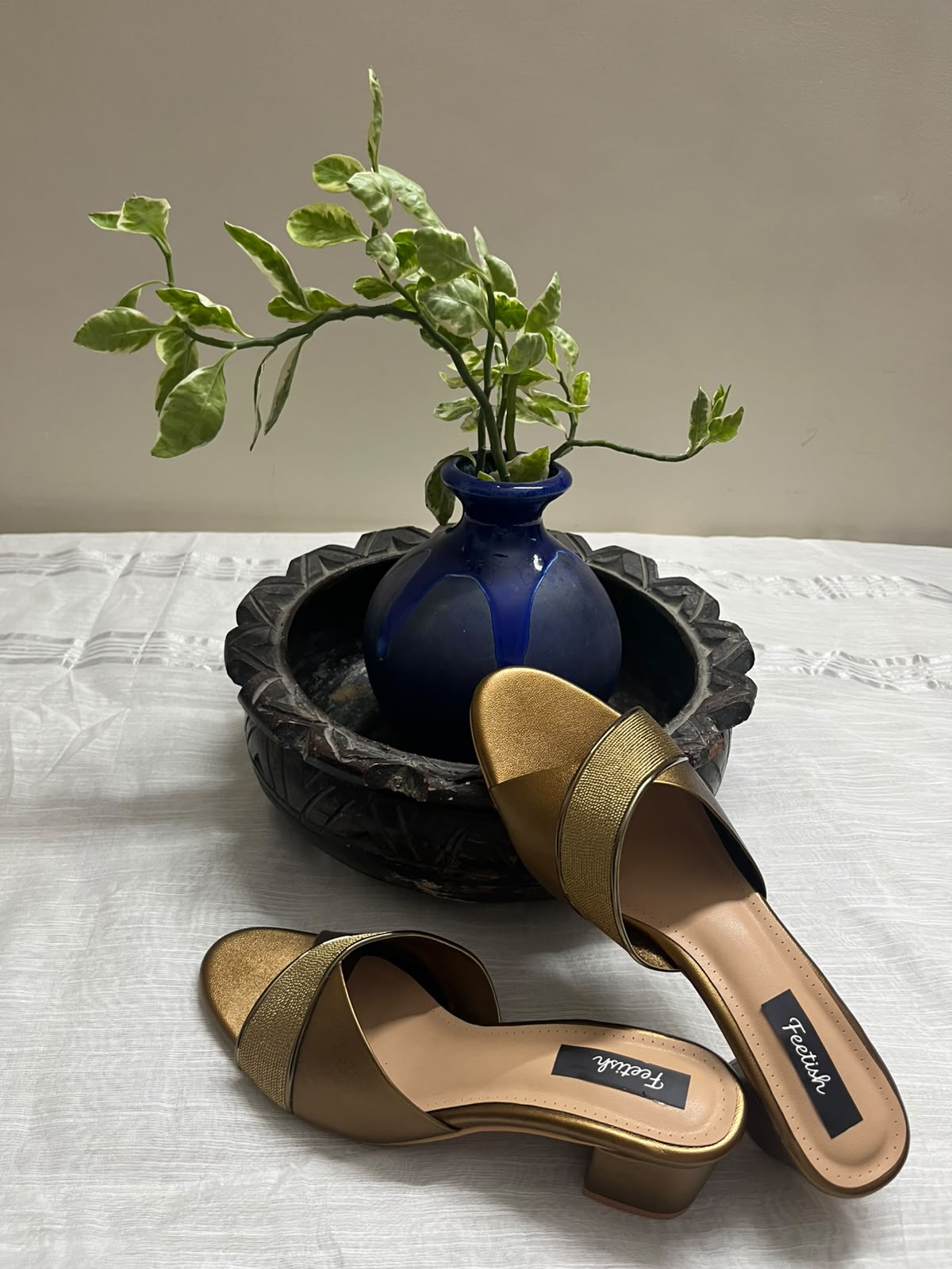 Bronze Grace – elegant and timeless. - Image 4